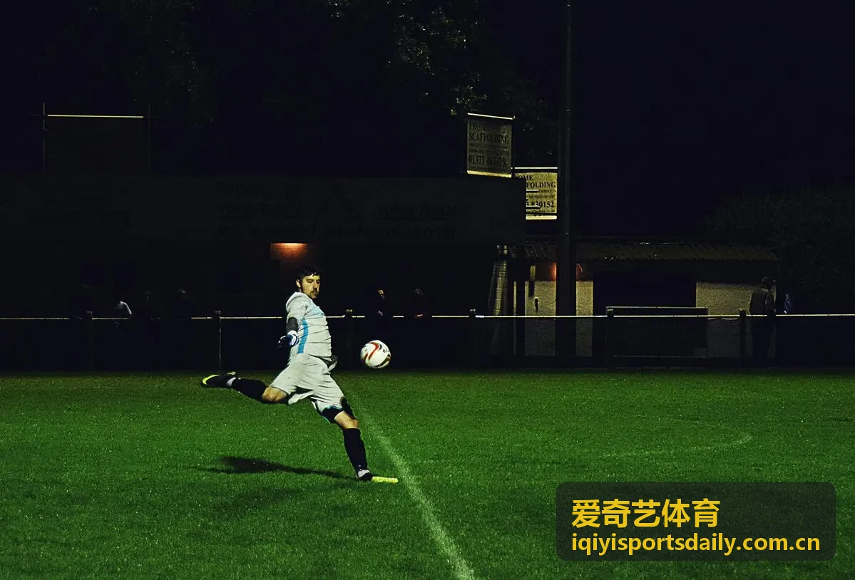 爱奇艺体育足球深度内容专题背景